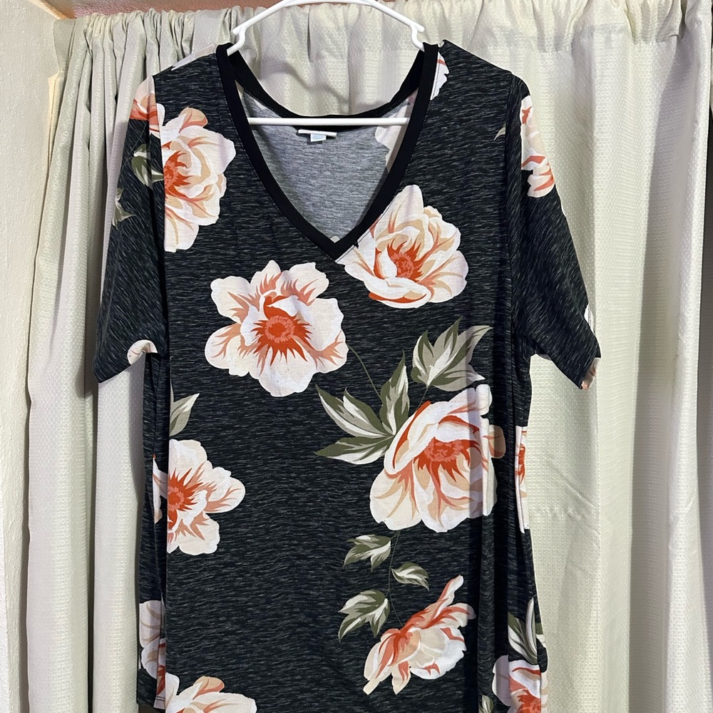 LuLaRoe Black Floral Short Sleeve Top